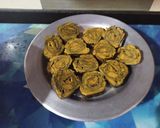A picture of step 8 of Aloo Vadi or Patra.
