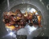 A picture of step 2 of માવા ખજૂર પાકjaggery.