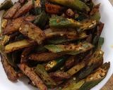 A picture of step 5 of Dhabha style aloo bhindi fry.
