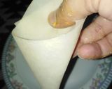 A picture of step 2 of Aalu samosa.