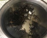Hình bước làm 1 của món Đùi gà xào gừng và nấm mèo-Instant Pot