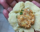 A picture of step 3 of Stuffed Aloo Tikki.