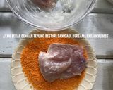 Gambar langkah 13 resipi Burger Ayam.