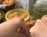 Foto langkah ke 5 dari resep 520. Bekal Sat Set Nasi Kuning Lauk Ayam Krispi #BekalPraktis.