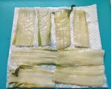 Foto del paso 1 de la receta: Pencas de acelga rellenas