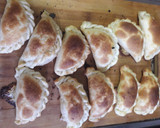 Foto del paso 2 de la receta: Empanadas primavera de jamón queso tomate y huevo