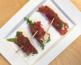 Foto del paso 3 de la receta: Entrante de Navidad: rulo de carpaccio de ternera con mahonesa de pera