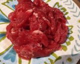 A picture of step 1 of Sauteed Leeks and Beef.