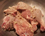 Foto del paso 2 de la receta: Pollo especiado al horno con patatas