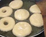 Foto langkah ke 6 dari resep Donat empuk tanpa kentang.