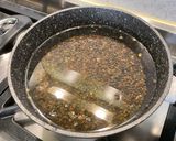 Une image de l'étape 2 de Lentilles Vertes aux Champignons Bruns.