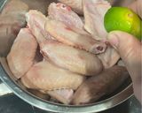 Foto langkah ke 1 dari resep Spicy Chicken Wings Devina Hermawan.