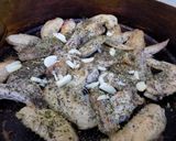 Foto del paso 8 de la receta: Alitas al ajillo hechas al disco