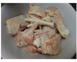 Foto langkah ke 1 dari resep Ayam Goreng Lengkuas.