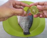 Foto langkah ke 1 dari resep Ikan Mujair Bumbu Kuning.