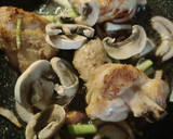 Foto del paso 2 de la receta: Pollo en salsa