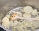 Hagymás paradicsomleves recept fázis 1 fotója