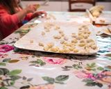 Foto del passaggio 9 della ricetta Gnocchi con papà!