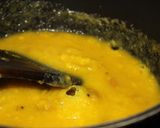 A picture of step 4 of Suji Mango Halwa Dessert.