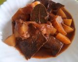 Foto del paso 1 de la receta Hígado encebollado, con patatas al vino blanco