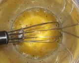 A picture of step 2 of Podi and pepper omelet.
