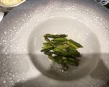 Foto del paso 5 de la receta: Huevo poché con alcachofas confitadas y crujiente de jamón y yuca