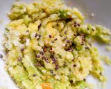 Foto langkah ke 3 dari resep Selingan MPASI : Avocado Bread Scrumb.