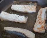 Foto del paso 3 de la receta Bacalao fresco con tomate y pimientos🍅🌶