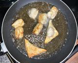 A picture of step 5 of Fried Wontons.