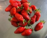 Une image de l'étape 7 de Salade d’ananas aux fraises, raisin et myrtilles.