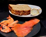 Foto del paso 1 de la receta Canapés de salmón ahumado con queso de cabra