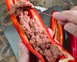 Foto langkah ke 2 dari resep Stuffed Peppers (Cabe Italy Panggang Isi Daging).