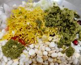 A picture of step 3 of Diet Bhel.