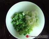 A picture of step 2 of Omelette with fresh broad beans.