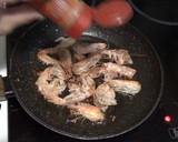 Foto del paso 4 de la receta: Espaguetis con langostinos y atún