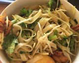 A picture of step 4 of Mi Quang Chicken Noodles.