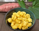 Foto langkah ke 8 dari resep Ubi goreng Kopong bentuk Bunga.