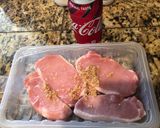 Hình bước làm 1 của món Thịt cốt lết nấu Coca