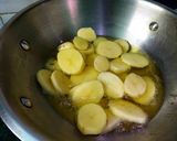 A picture of step 1 of Aloo Katli.