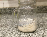 Foto del paso 2 de la receta: Desayuno para llevar de frutilla y bananas. Overnight oats!