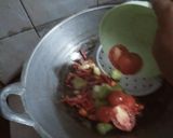 Foto langkah ke 3 dari resep Sambal Tomat Belimbing Wuluh.