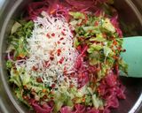 Buraczane tagliatelle z młodą kapustą, szałwią i migdałami krok przepisu 5 zdjęcie