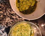 Foto del paso 8 de la receta Tortilla de brócoli con sobre mesa de tomate