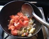 A picture of step 2 of Spicy Lauki Curry.