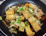 Hình bước làm 2 của món ĐẬU HỦ XÀO RAU CỦ SỐT TERIYAKI (Teriyaki tofu to yasai)