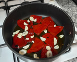 Foto del paso 1 de la receta: Arroz negro meloso con sepia y pimientos del piquillo