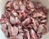 A picture of step 1 of Stewed Chicken Gizzards.