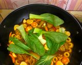 Foto langkah ke 5 dari resep Tom Yum.