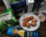 Egyserpenyős kolbászos-brokkolis carbonara spagetti recept fázis 1 fotója
