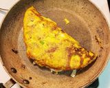 Hình bước làm 5 của món Bánh xèo phiên bản keto